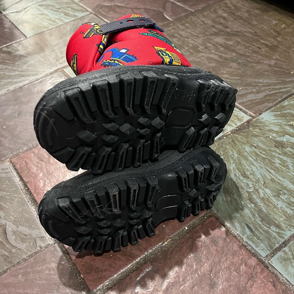Tundra Toddler Boy size 9 Red and Black Winter Boots - Picture 3 of 5